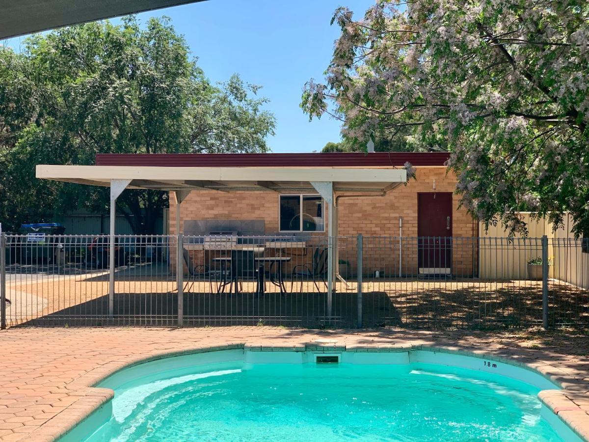 Gilgandra Motel Exterior photo