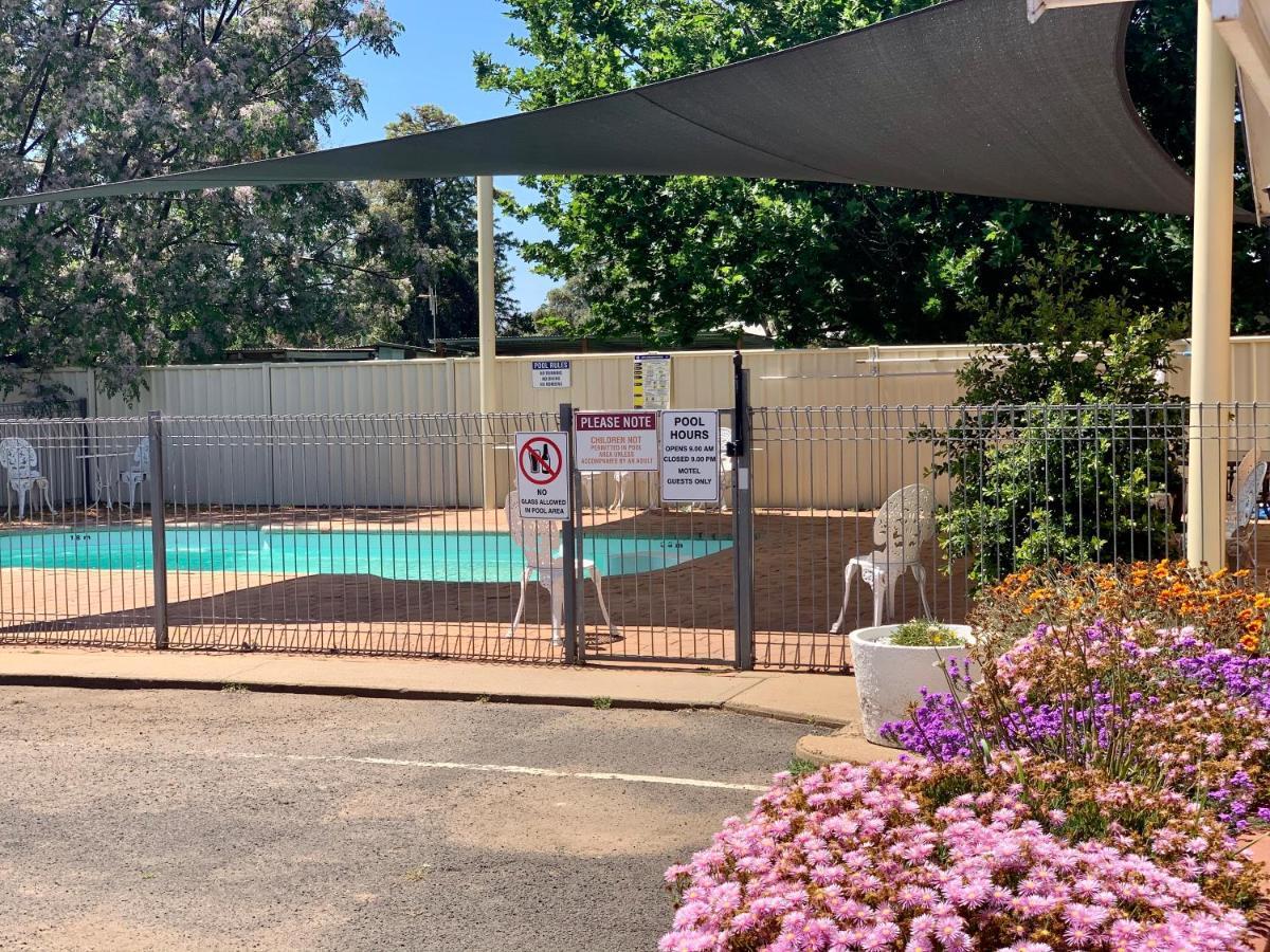 Gilgandra Motel Exterior photo