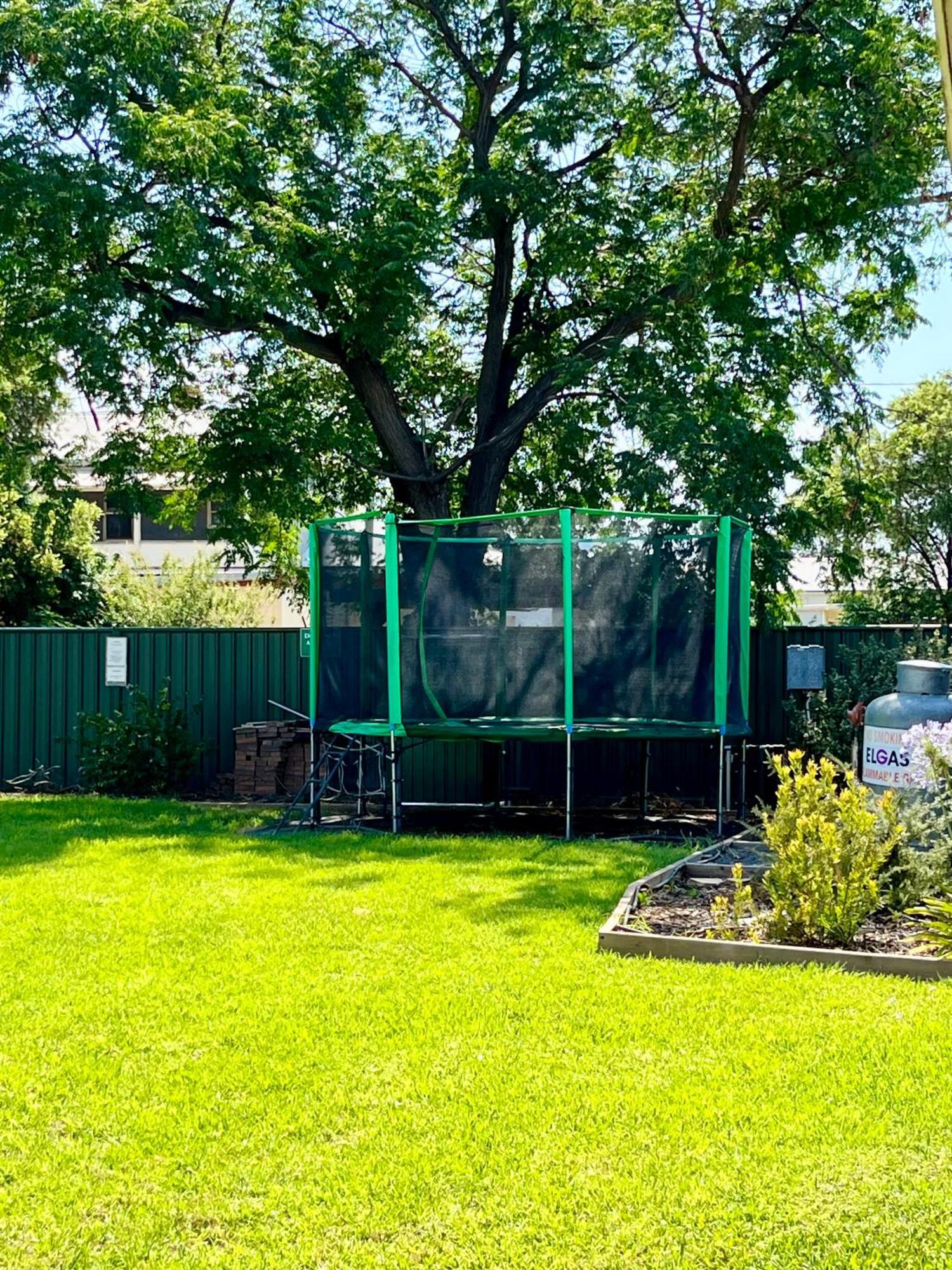 Gilgandra Motel Exterior photo