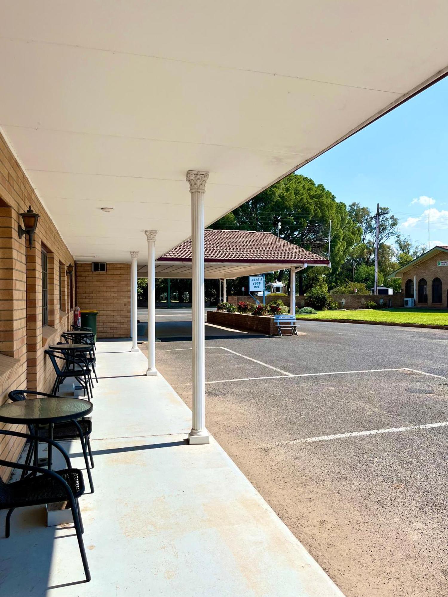 Gilgandra Motel Exterior photo